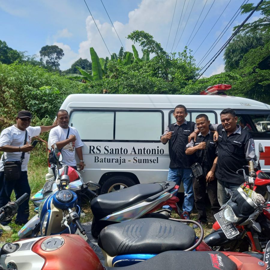 Sinergitas Sahabat Teddy Kabupaten OKU Bantu Antar Jenazah Warga Gotong Royong Ke Pemakaman