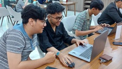 penderita-di-sabilitascacatamputasi-lengan-dan-kedua-kaki-lumpuh-warga-kelurahan-saungnaga-yang-k
